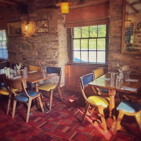 The Britannia Inn & Waves Restaurant St Austell Exterior foto